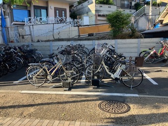 フルーツ自転車パーク地下鉄御陵駅